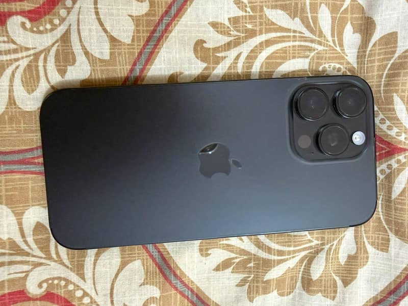 Apple iPhone 16 Pro Max 2