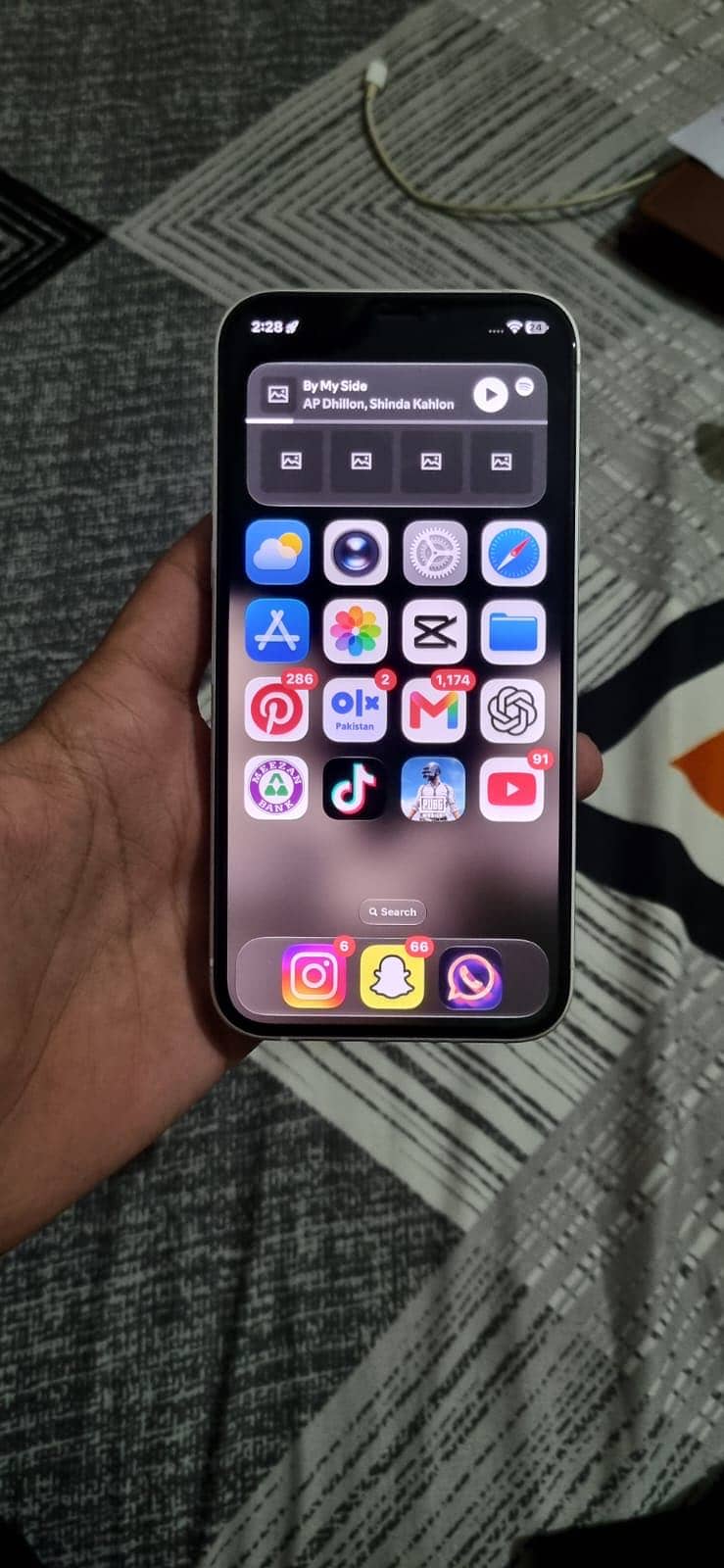 Apple iPhone 12 3