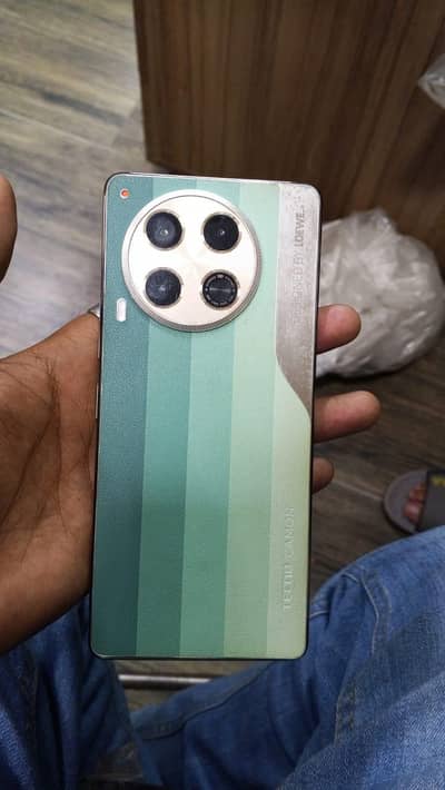 Tecno CAMON 30