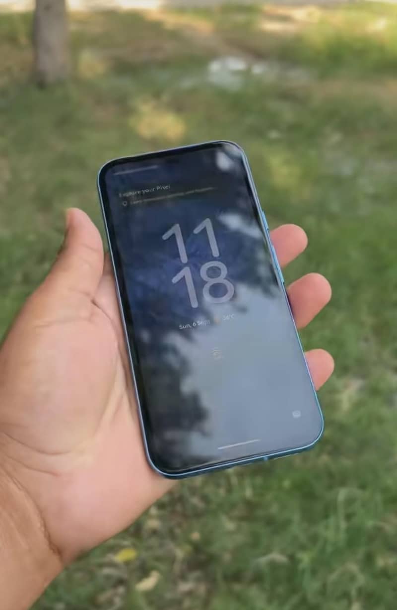 Google Pixel 8a lush condition 10/10 1
