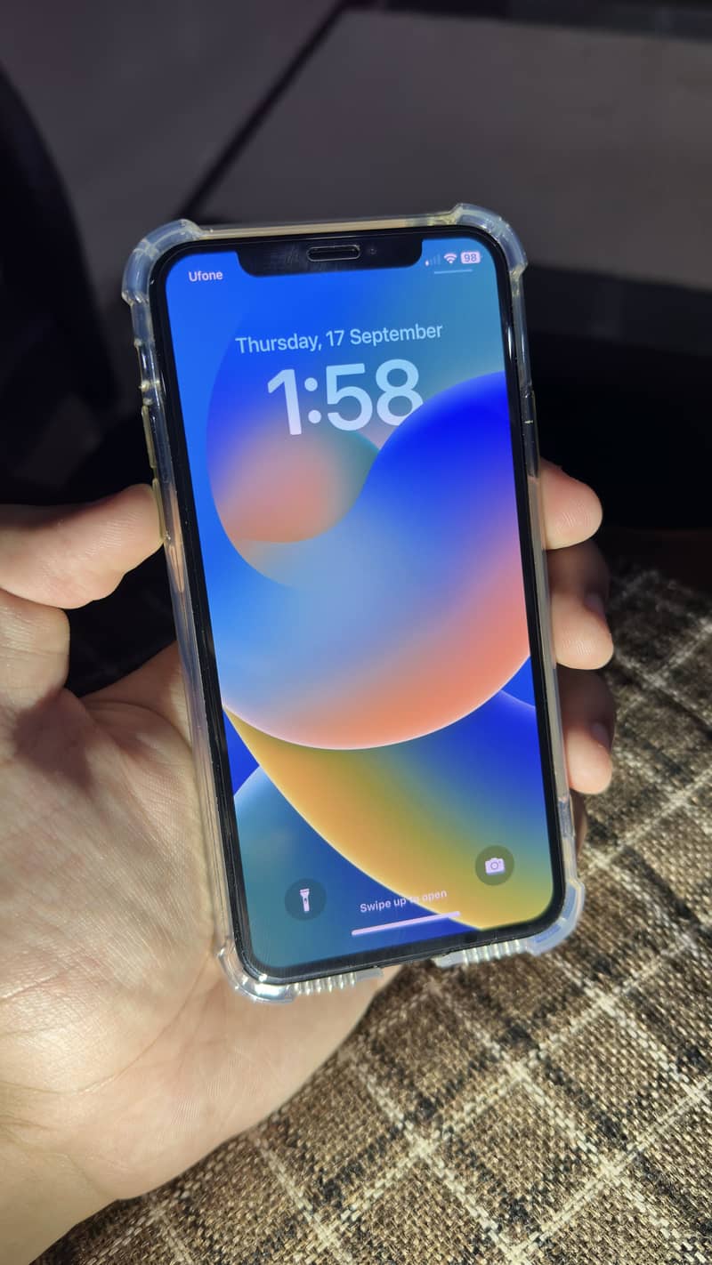 Apple iPhone X 3