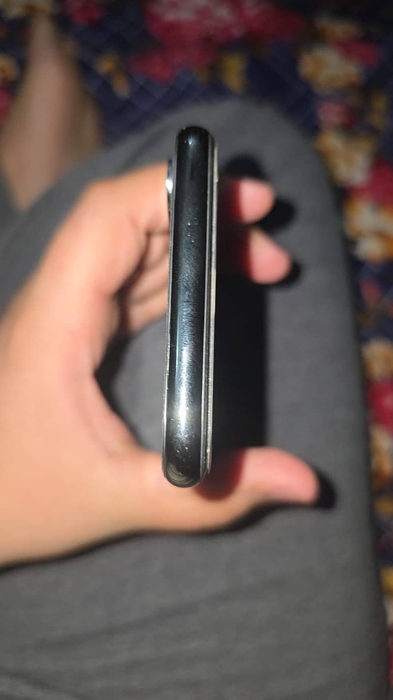 Apple iPhone X 3