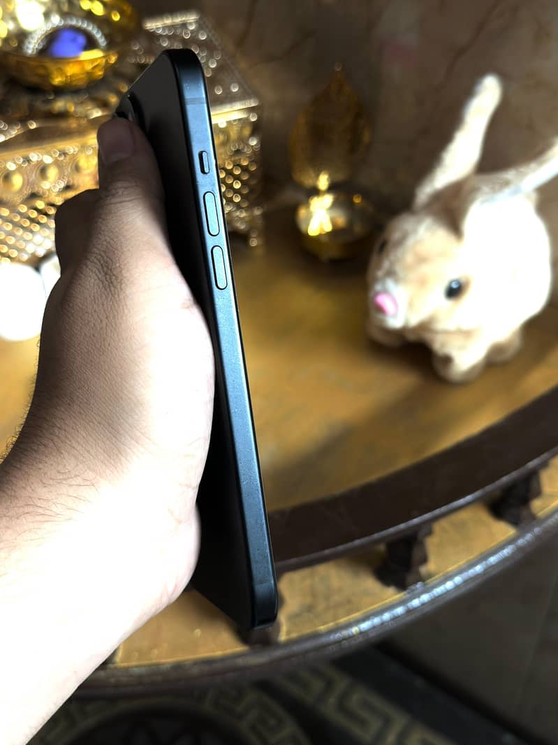 Apple iPhone 15 plus 4