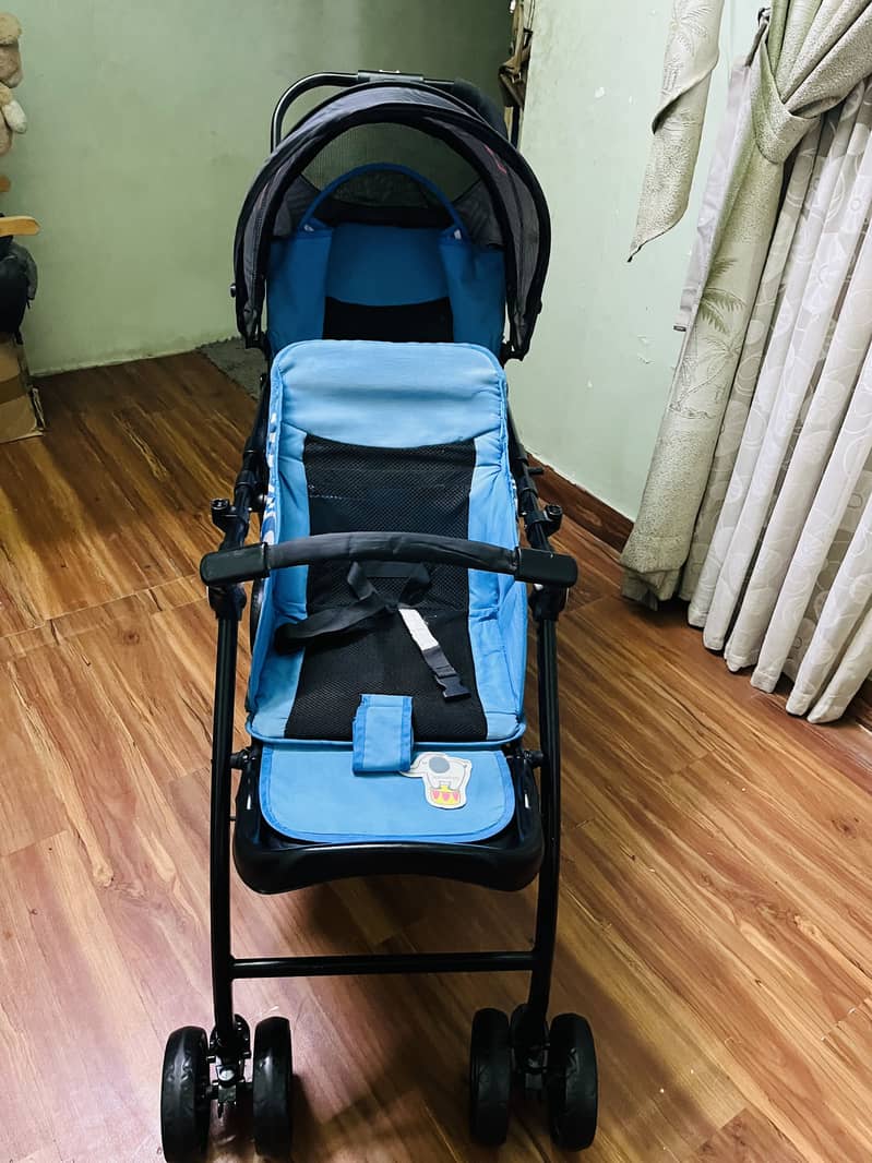 pram double beanded slim floding very good condition 1