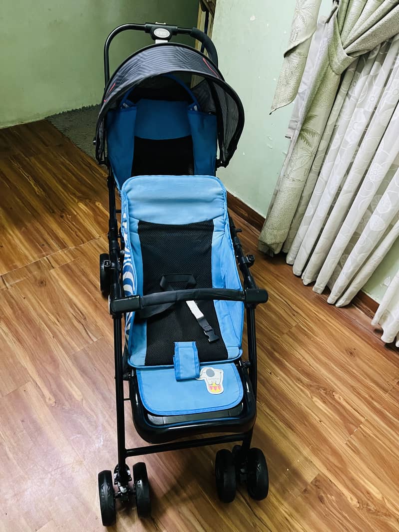 pram double beanded slim floding very good condition 3
