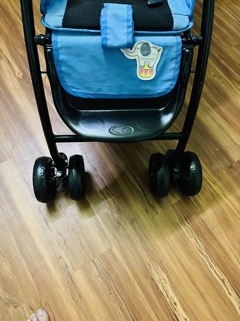 pram double beanded slim floding very good condition 4