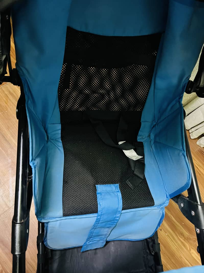 pram double beanded slim floding very good condition 7