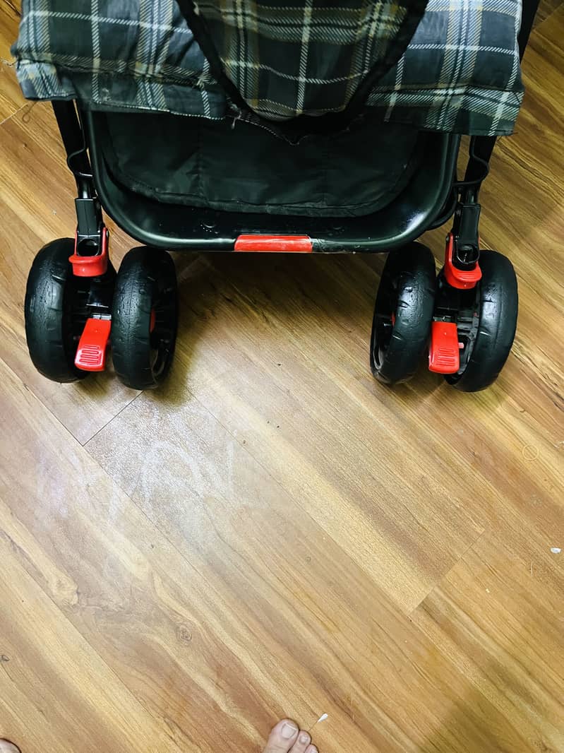 pram double beanded slim floding very good condition 11