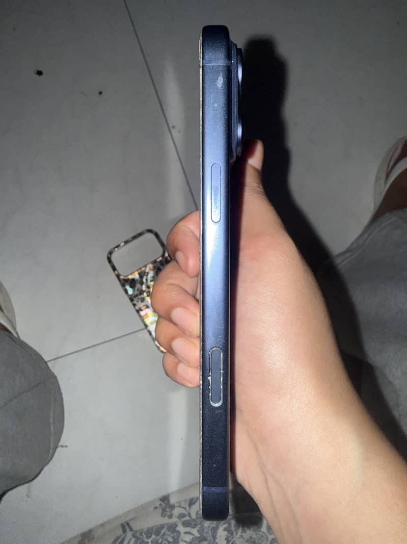 Mobile 17pro max 1