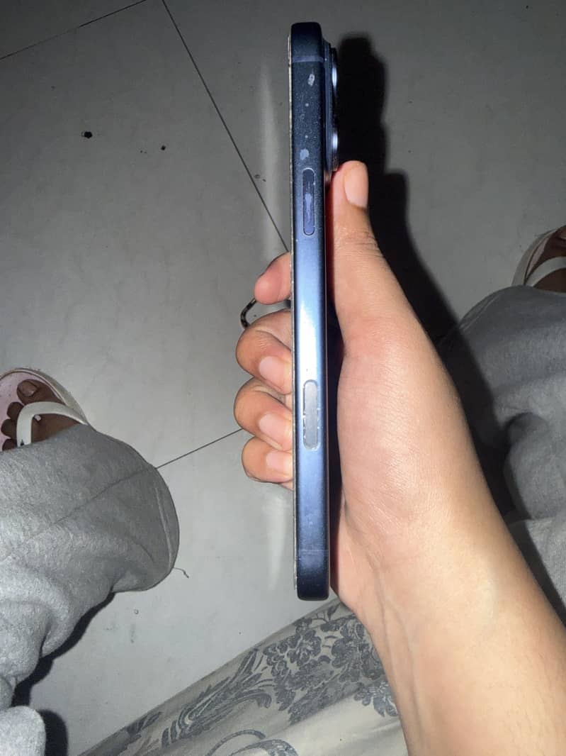 Mobile 17pro max 4