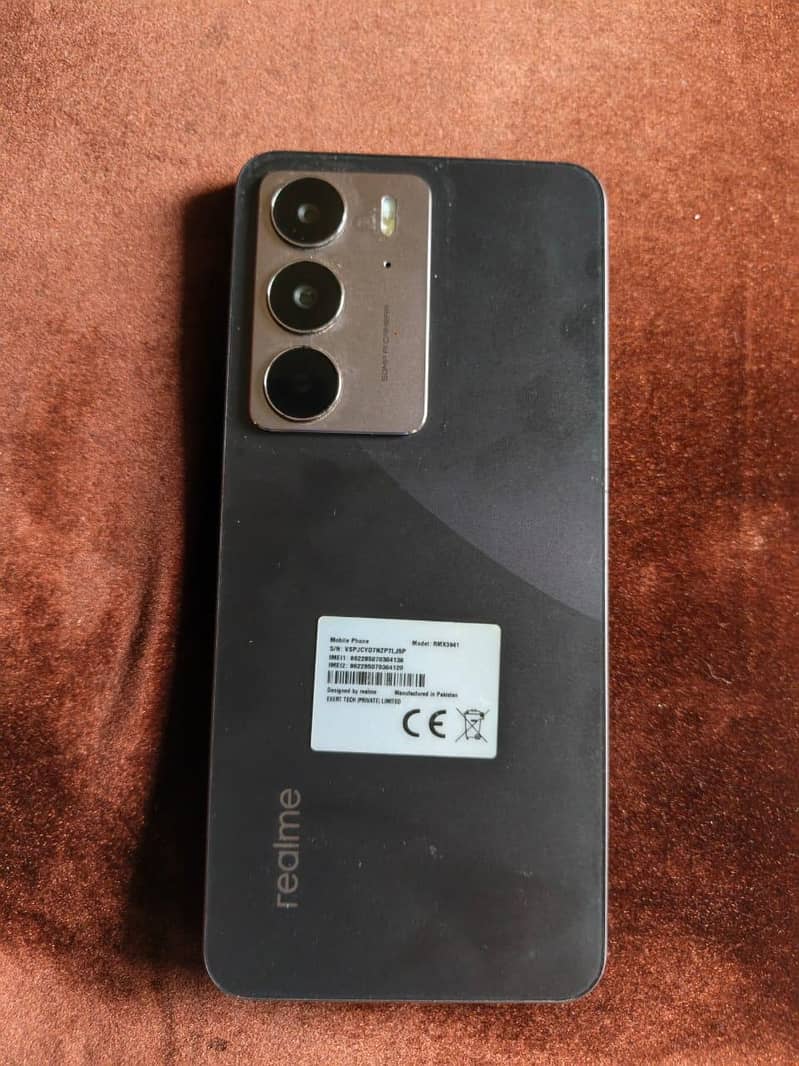 Realme C75 1
