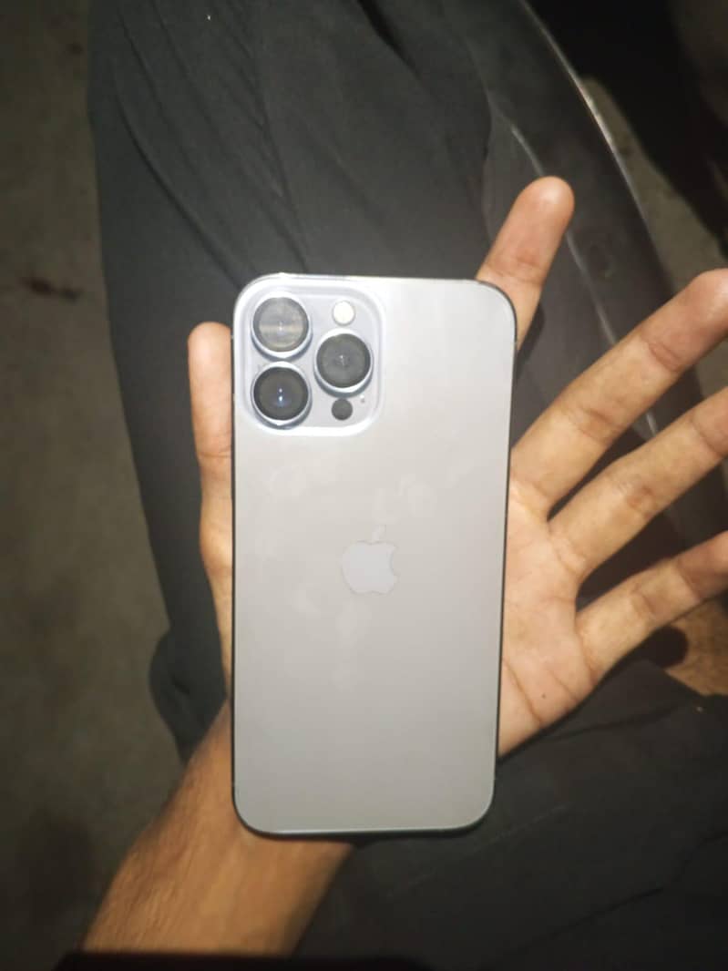 Apple iPhone 13 Pro Max 3