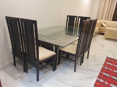 DINING TABLE FOR SALE