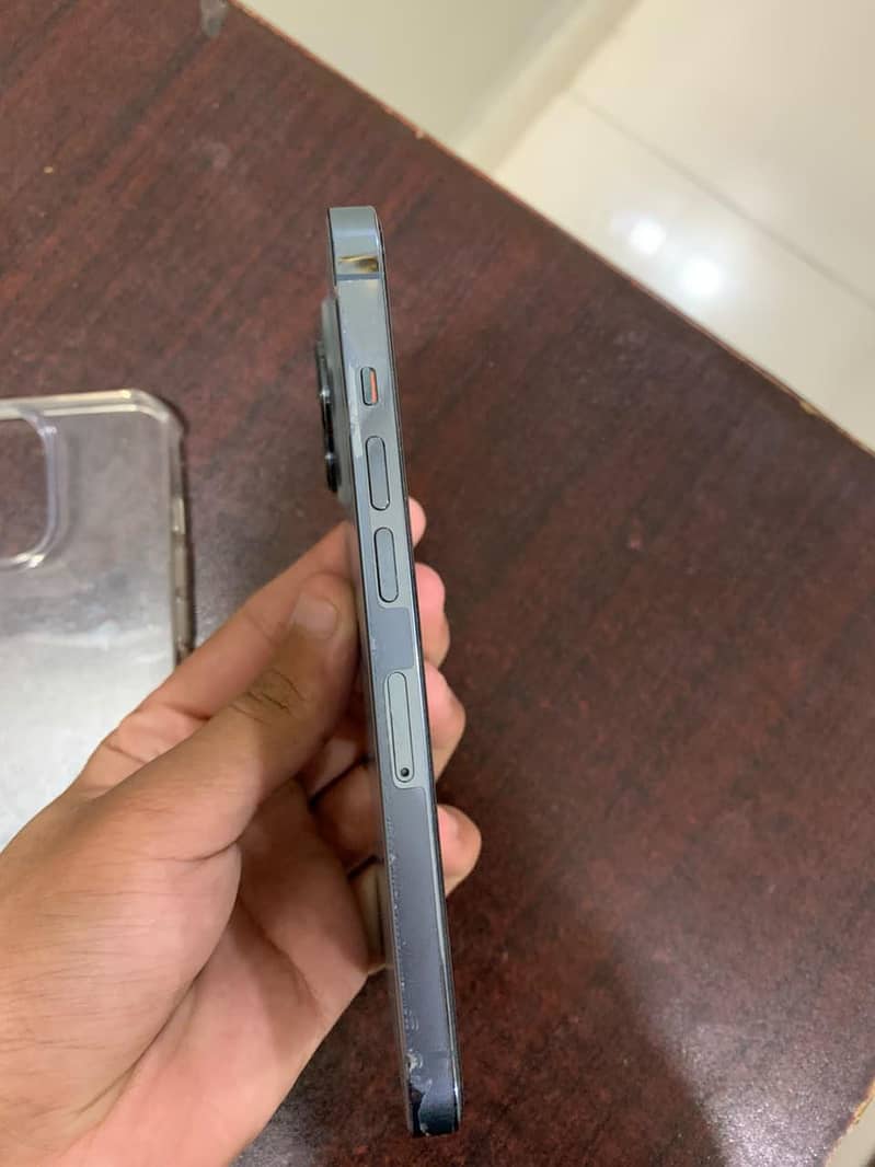 Apple iPhone 13 Pro 1