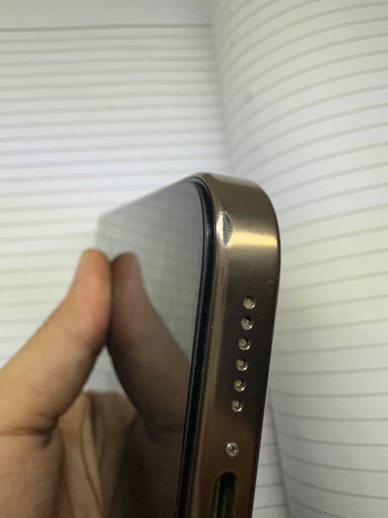 Iphone 16 Pro max 3