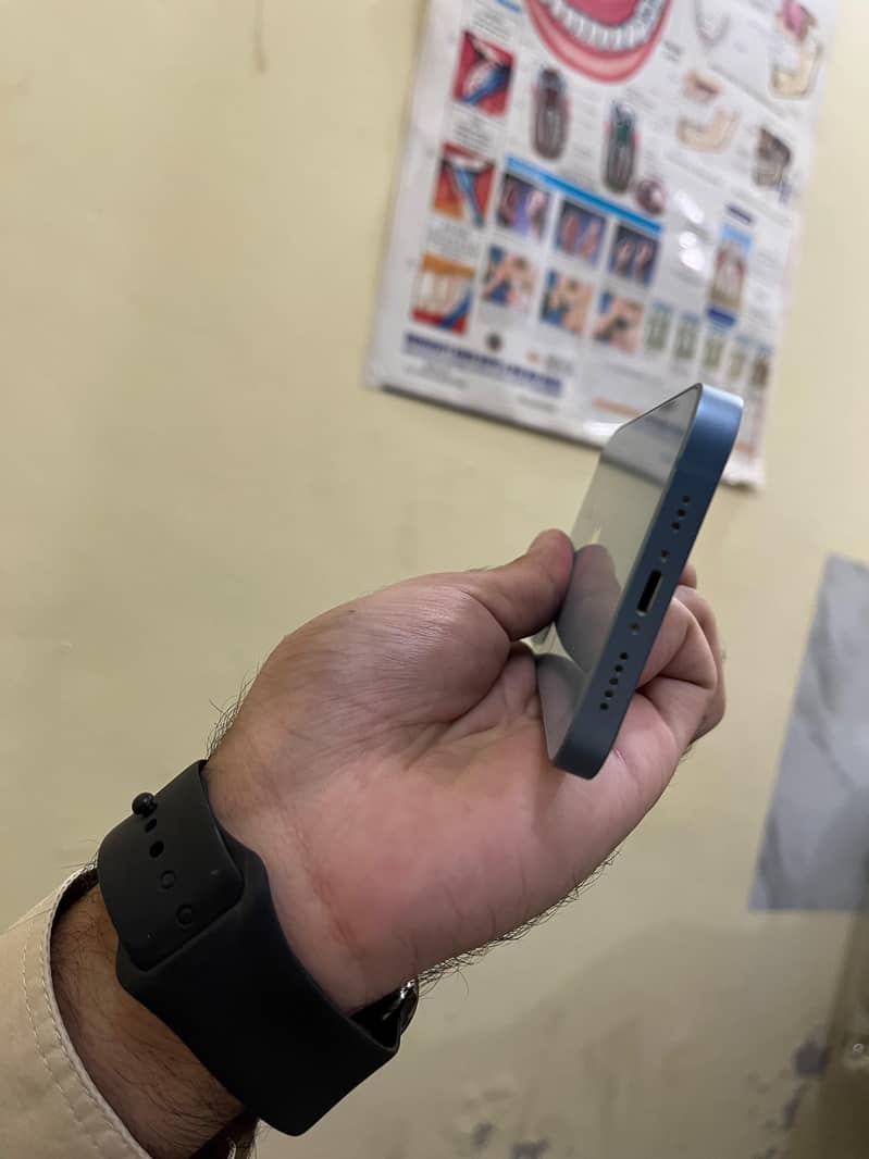 iPhone 14 6