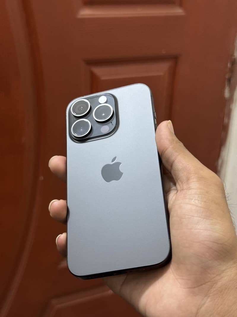 Apple iPhone 15 Pro 2