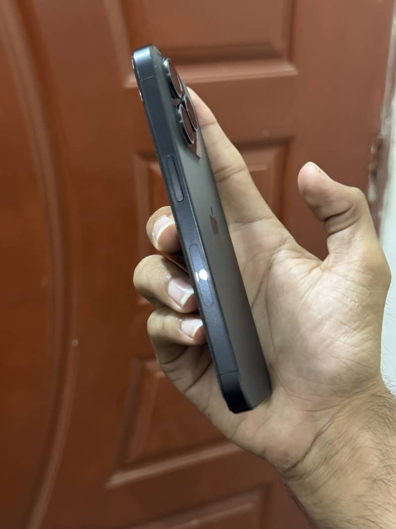 Apple iPhone 15 Pro 3