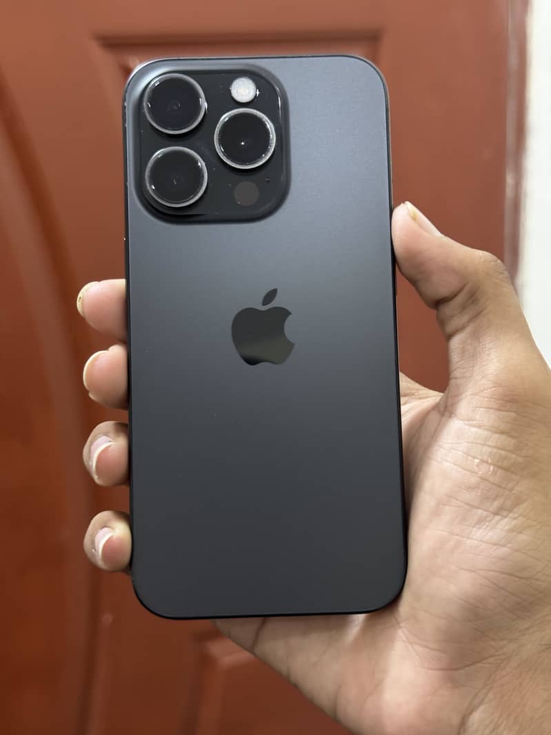 Apple iPhone 15 Pro 4