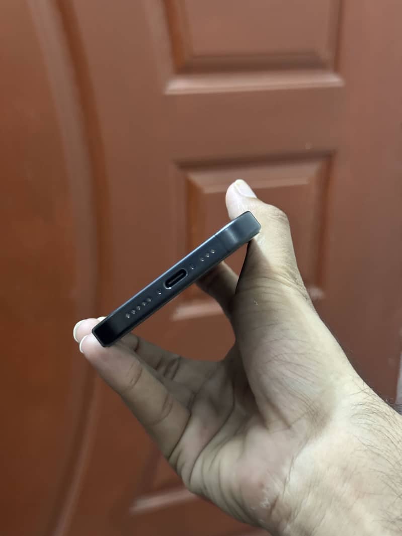 Apple iPhone 15 Pro 6