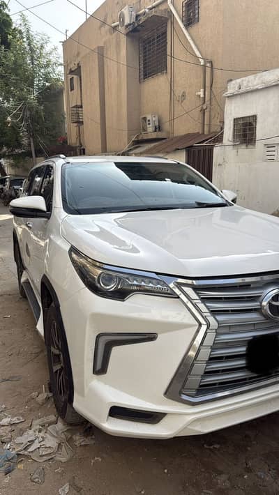 URGENT sale TOYOTA FORTUNER SIGMA 2.8 DIESEL 4x4 MODEL 2018 REGIS 2018