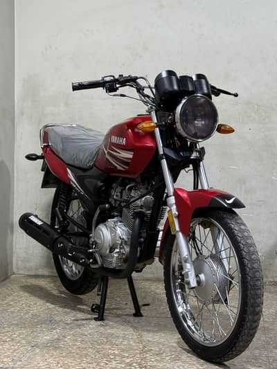 Yamaha yb125z 2018 model ( family model )