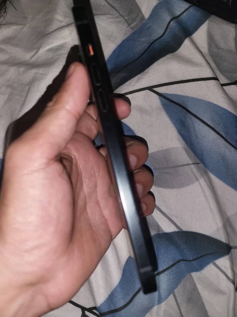 iPhone 15 plus 3