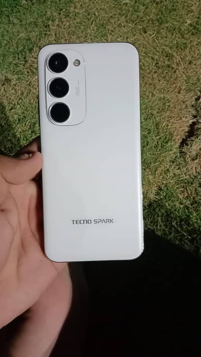 Tecno spark 40 pro plus