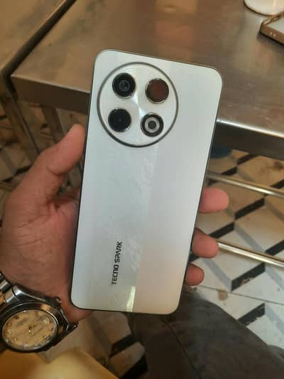 Tecno SPARK 30 Pro