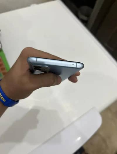 One Plus 9R