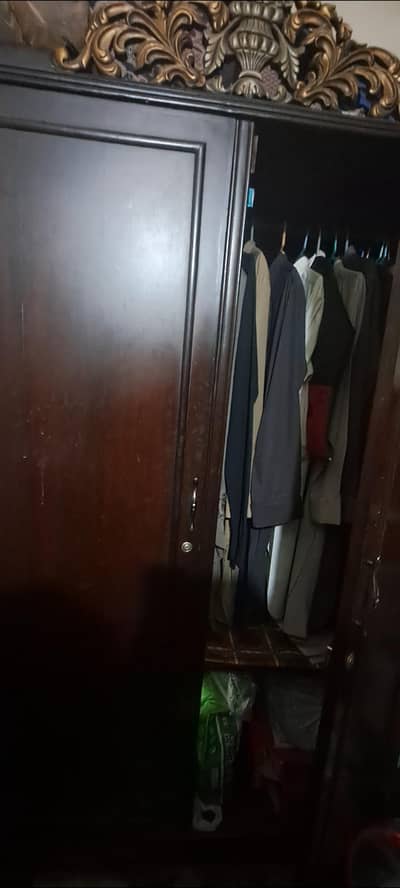 chinyoti pure solid almirah for sale