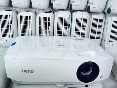 WE HAVE ALL KINDS OF PROJECTORS AVAILBLE IN DUBAI IMPORT 03152965654