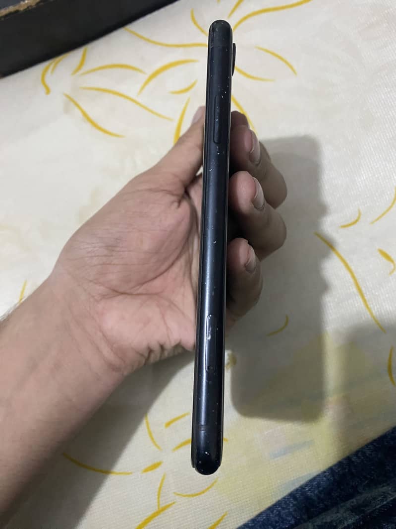 iPhone XR 3
