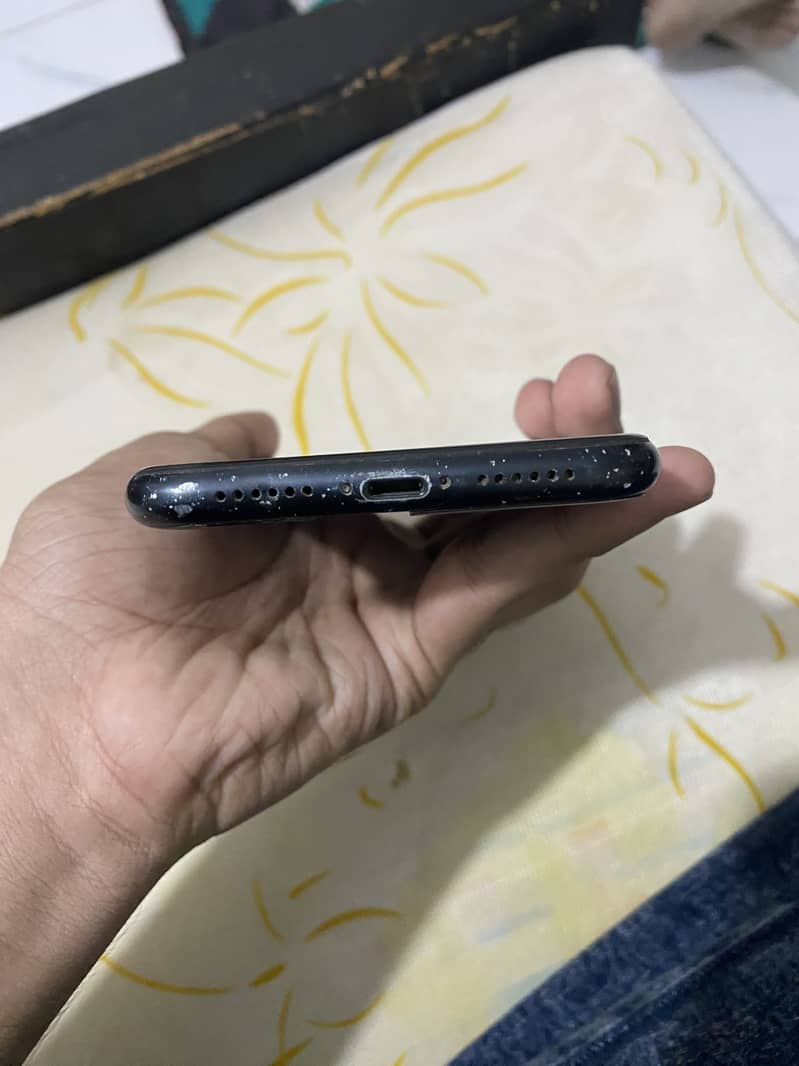 iPhone XR 5