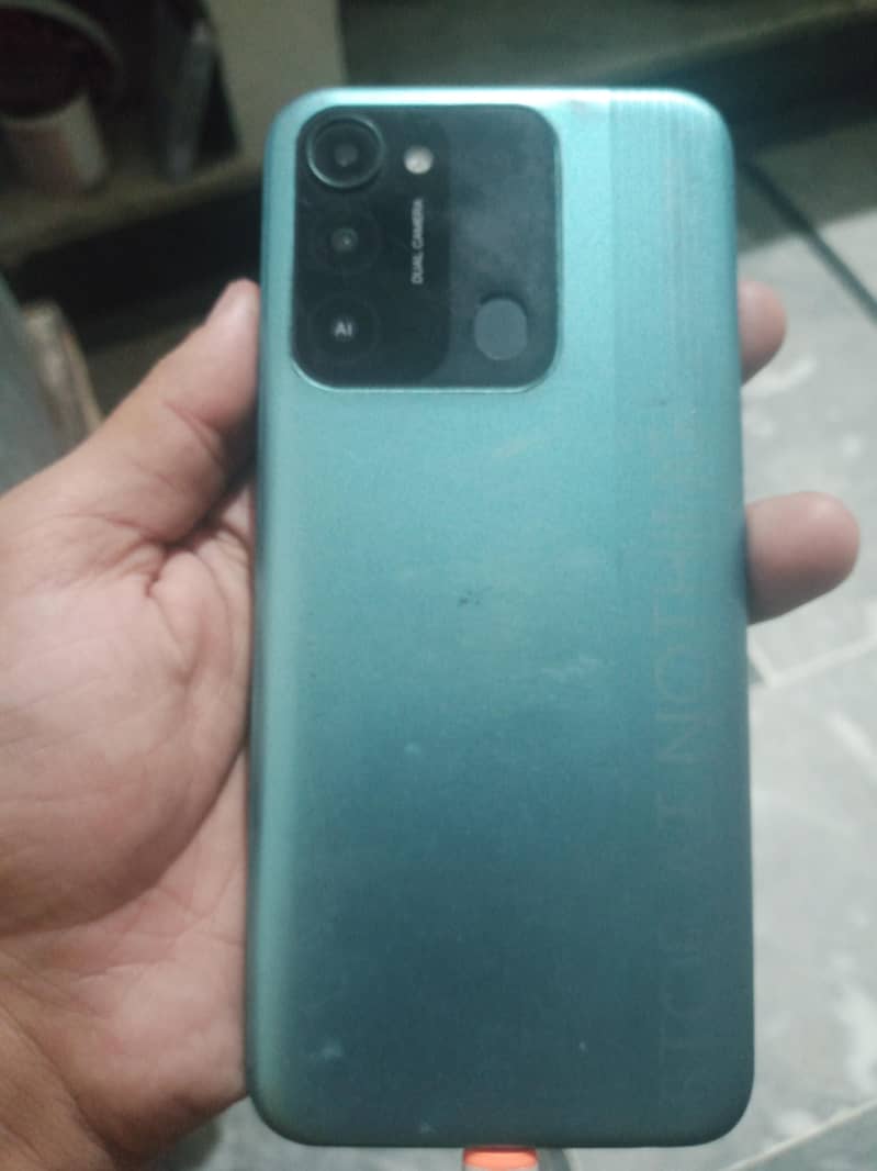 Tecno Spark 8C 1