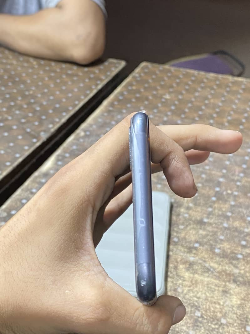 Apple iPhone 8 Plus 1