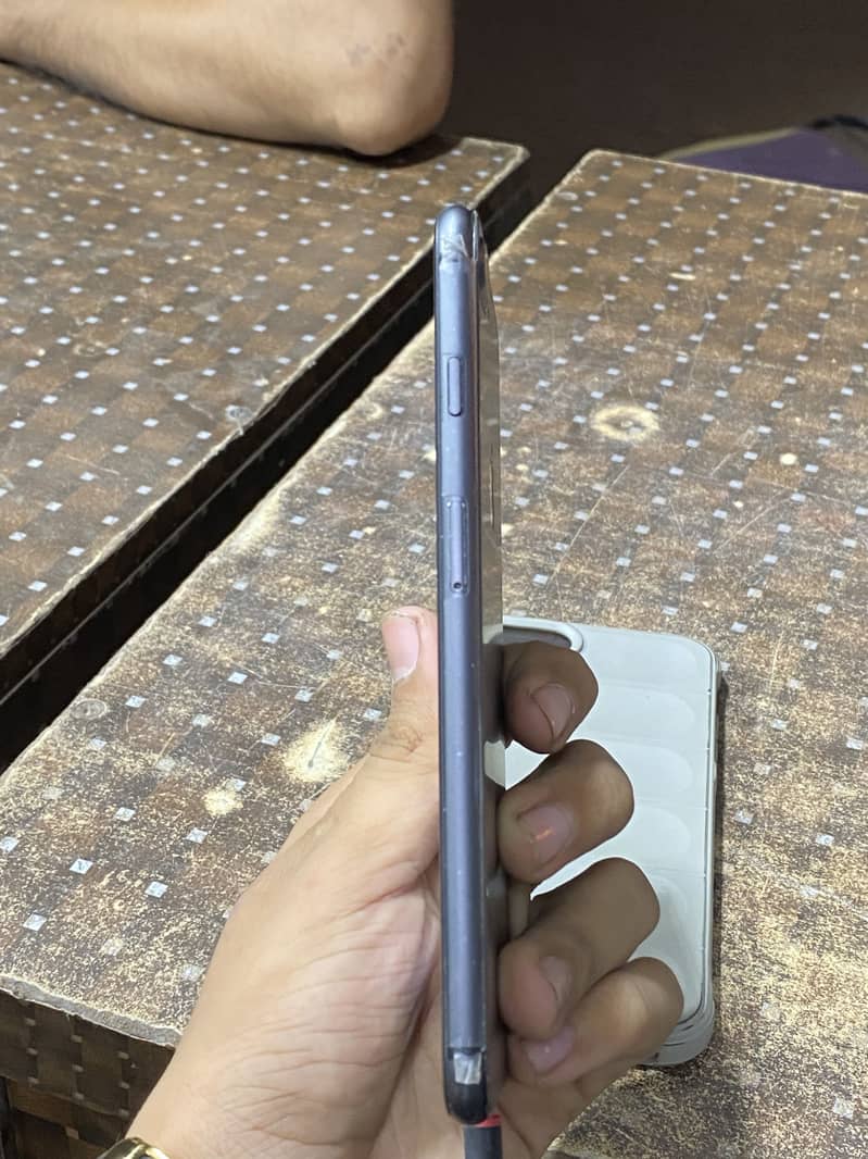 Apple iPhone 8 Plus 2