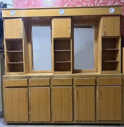 Modern Beauty Parlor Dressing table