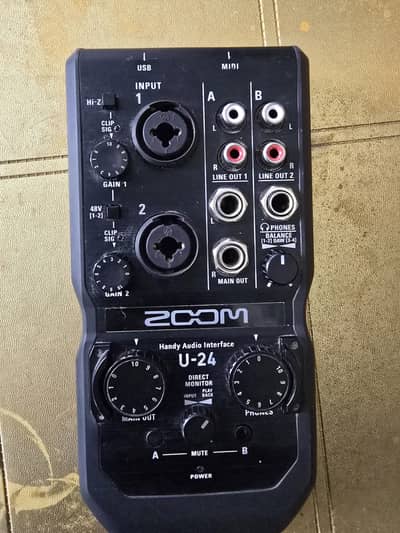 Zoom U-24 Audio Interface With Box and Accessories