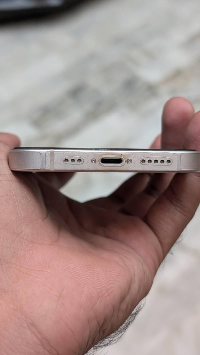 Apple iPhone 13 2