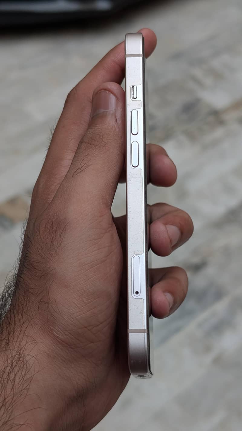 Apple iPhone 13 3