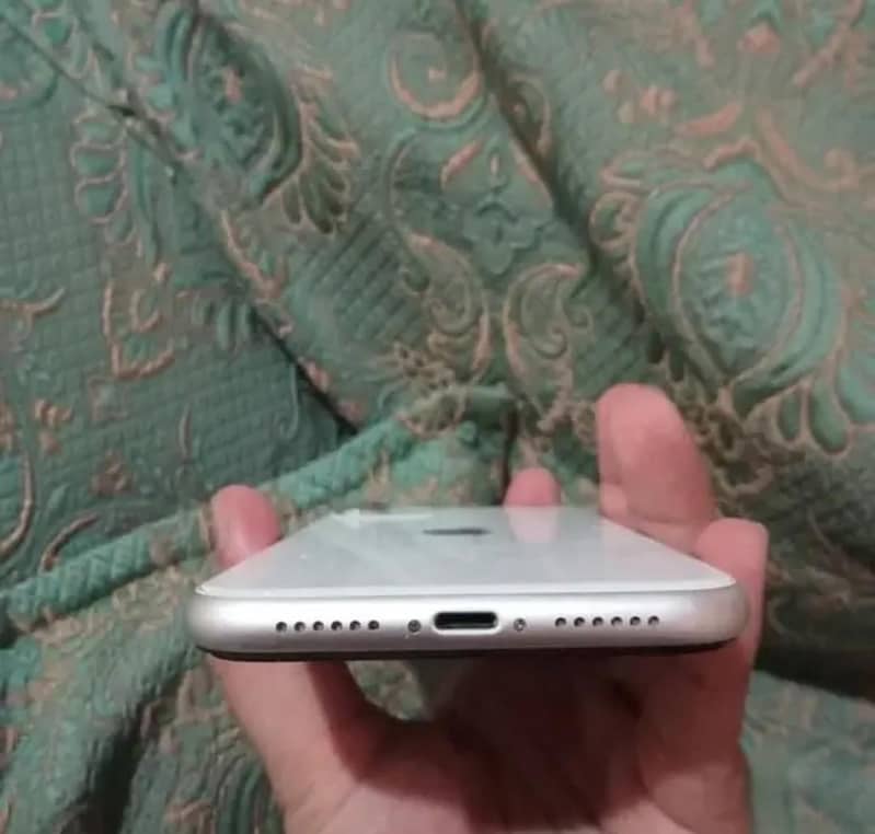 Apple iPhone 11 5