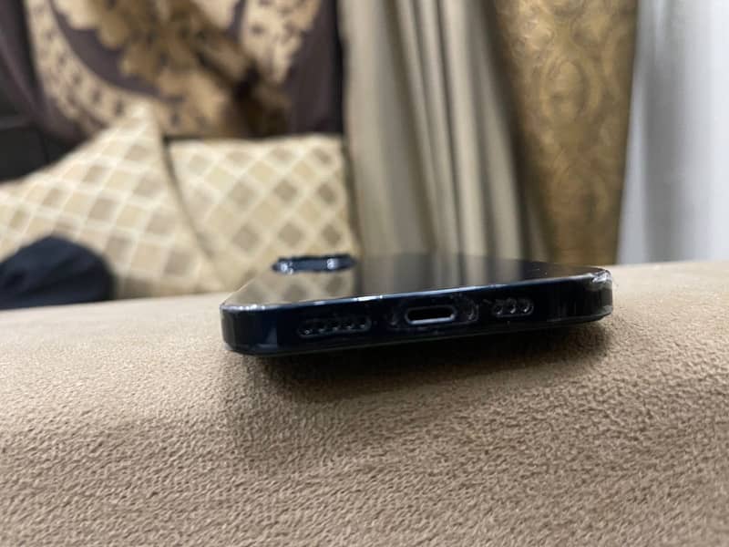 Apple iPhone 14 3