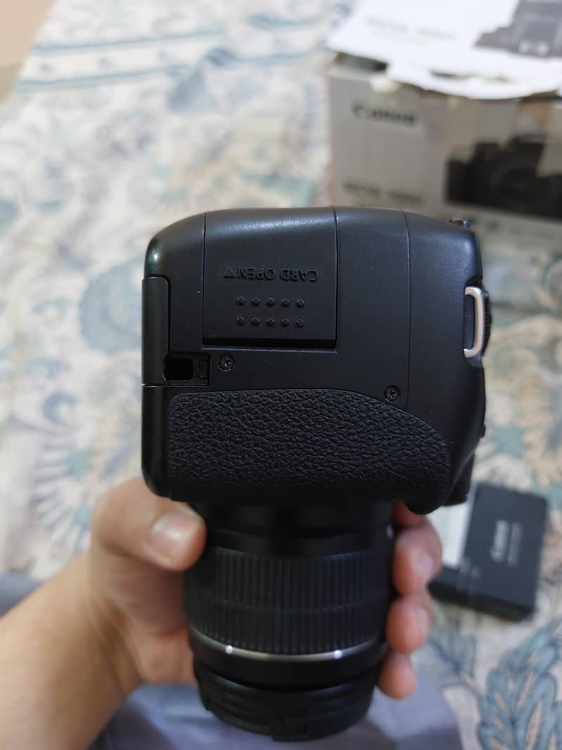 Canon EOS 700D 4