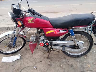 CD 70 bike all ok 2017 model with papers