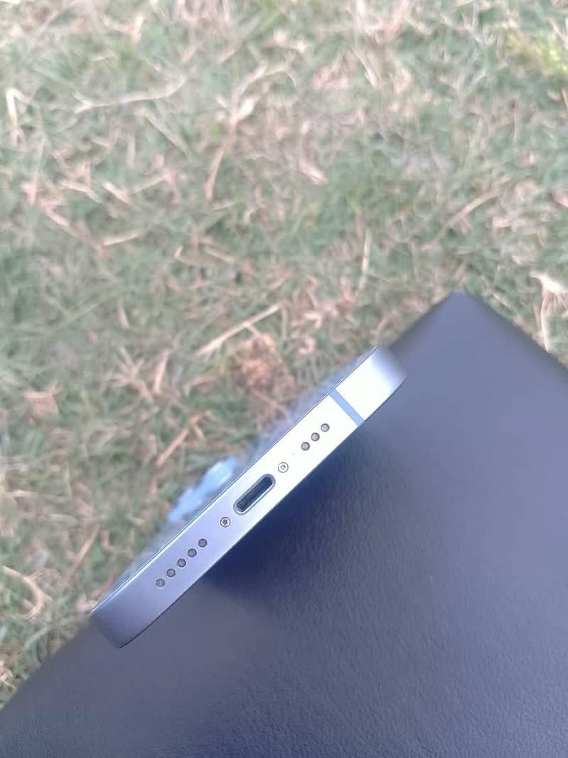 Apple iPhone 14 4