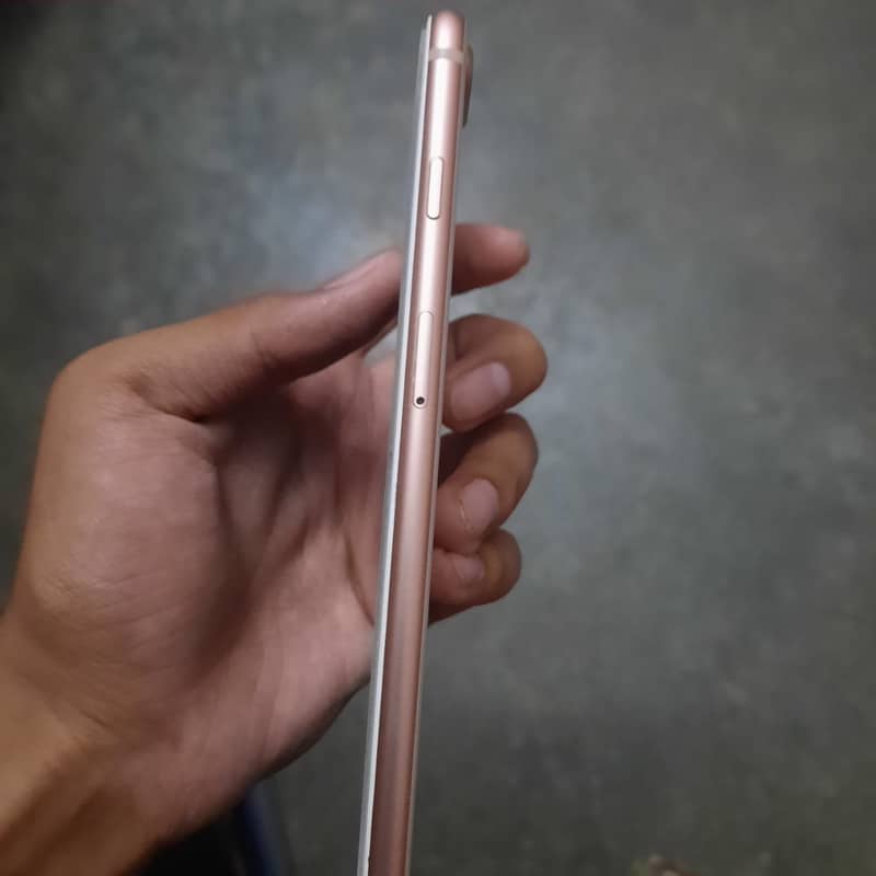 Apple iPhone 8 Plus 3