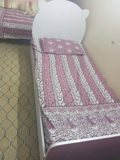 Kids bed with matress