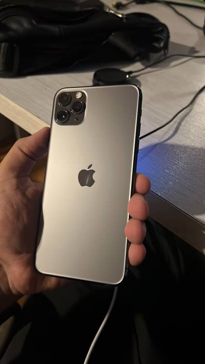 Iphone 11 pro max 256 GB PTA Approved