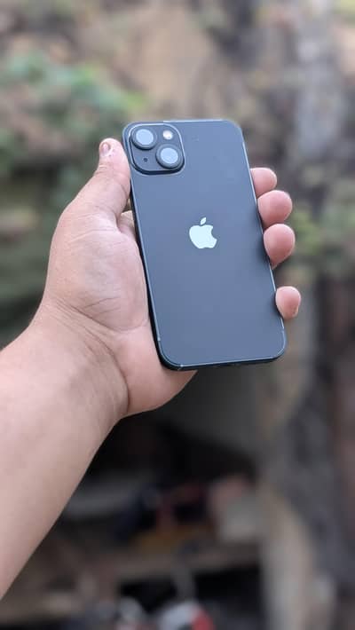 Apple iPhone 13
